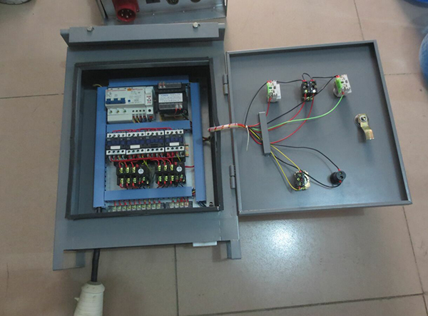 建筑工地吊籃配電箱使用什么開(kāi)關(guān)